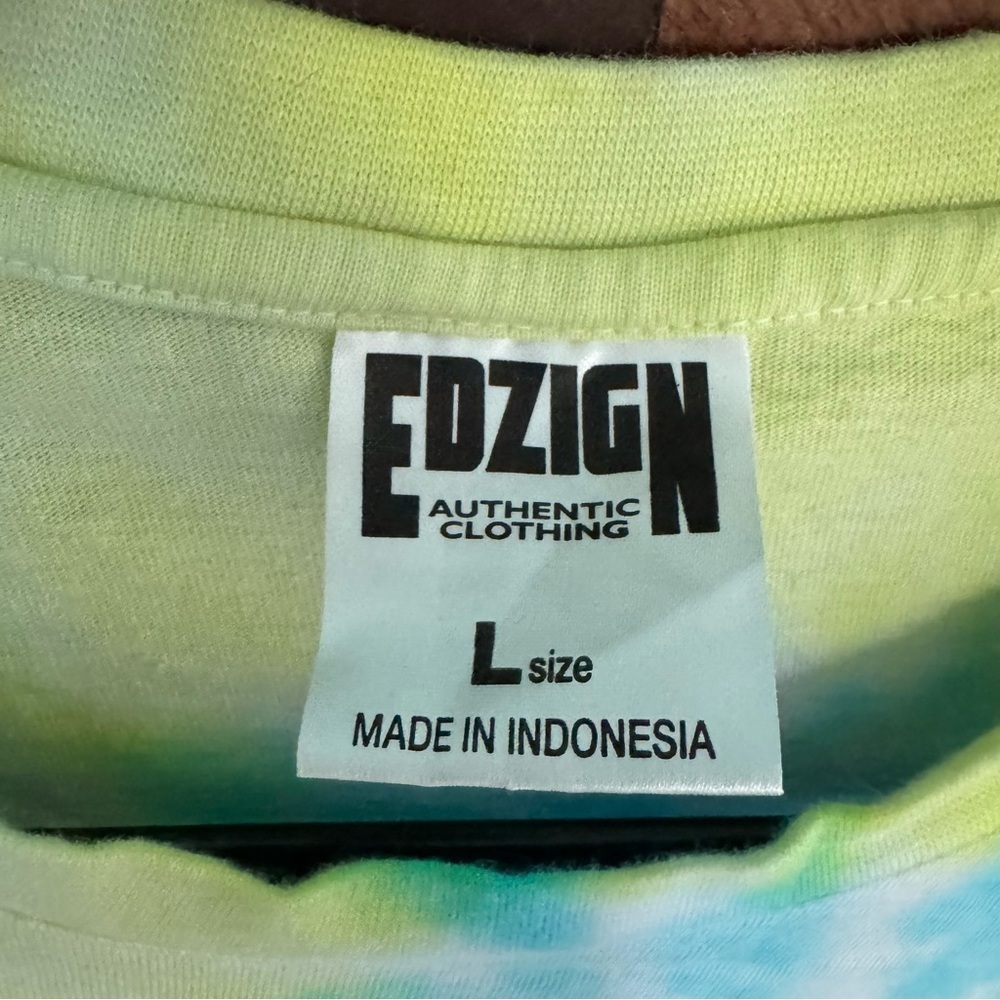 Hanes Blue and Green Short Sleeve Tee - Picture 2 of 3